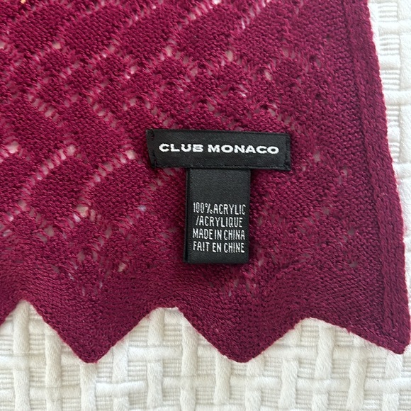 Club Monaco plum scarf. - Picture 3 of 6